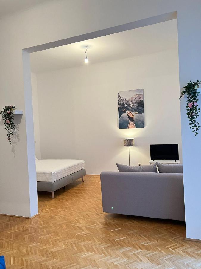 Alpa 2 Zimmer Wohnung In Wien Rochusmarkt Extérieur photo